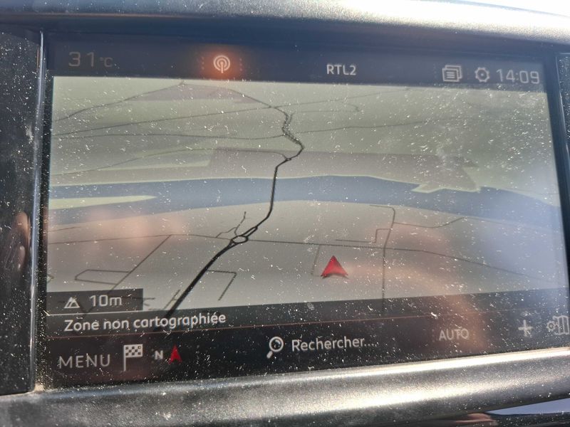 Peugeot 2008 1.2 PureTech Signature 2019 – снимка 13