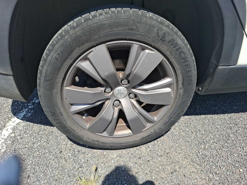 Peugeot 2008 1.2 PureTech Signature 2019 – снимка 25