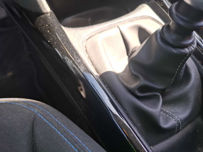 Peugeot 2008 1.2 PureTech Signature 2019 – снимка 34
