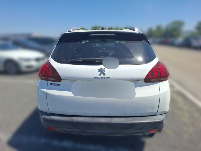 Peugeot 2008 1.2 PureTech Signature 2019 – снимка 4