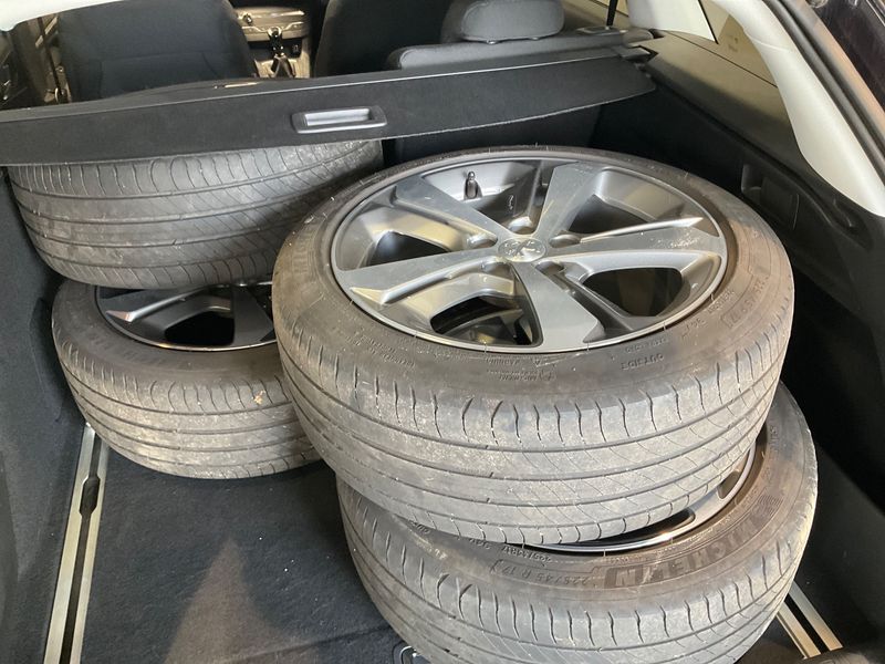 Peugeot 308 1.2 e-THP Allure 2019 – снимка 15