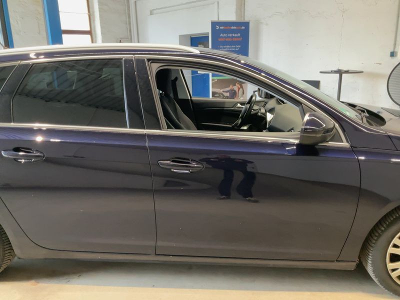 Peugeot 308 1.2 e-THP Allure 2019 – снимка 10