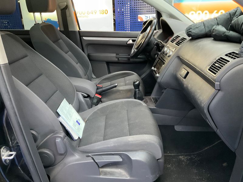 Volkswagen Touran 1.6 TDI Advance BlueMotion Tech 2014 – снимка 11