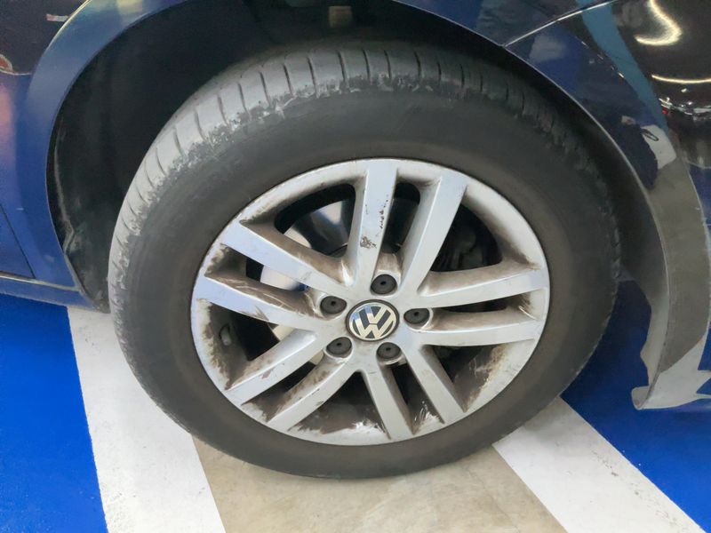 Volkswagen Touran 1.6 TDI Advance BlueMotion Tech 2014 – снимка 20