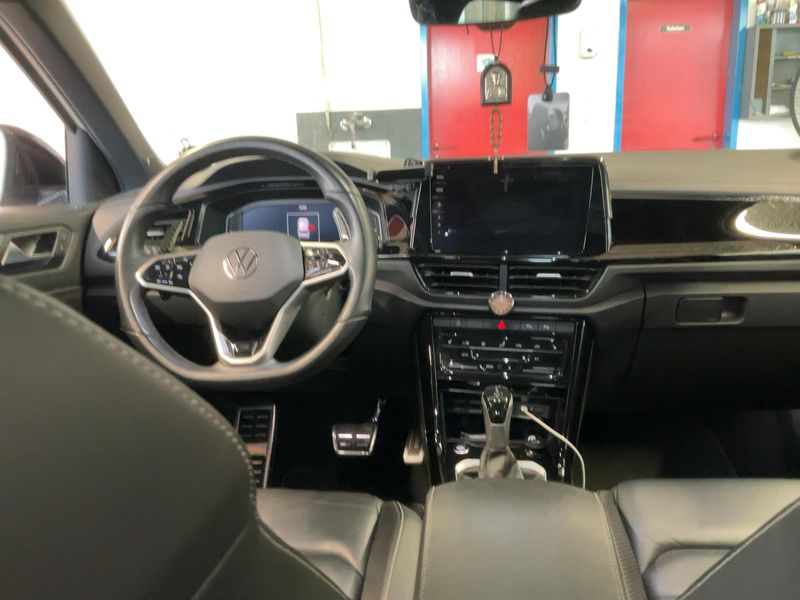 Volkswagen T-Roc 2.0 TSI R-Line 4Motion 2023 – снимка 18