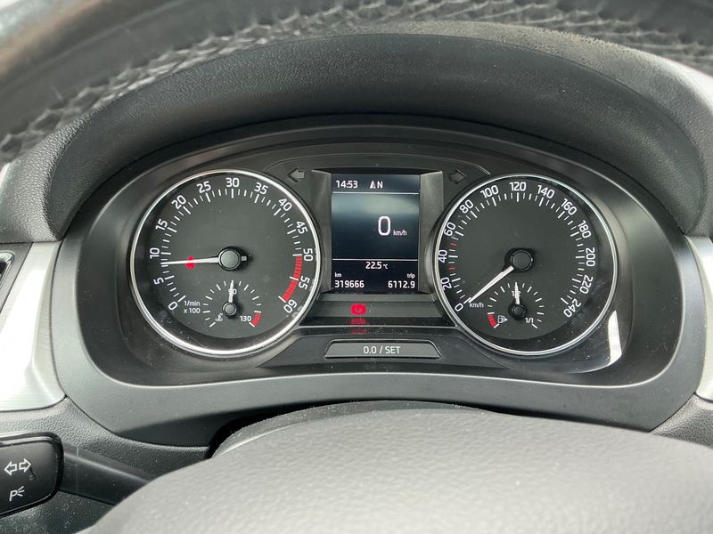 Skoda Rapid Spaceback 1.6 TDI Edition 2017 – снимка 18