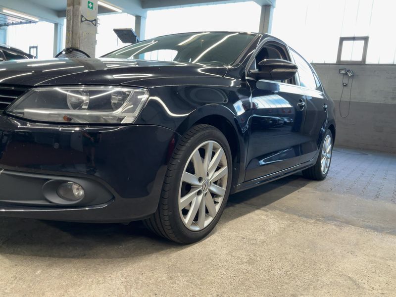 Volkswagen Jetta 1.4 TSI Highline 2012 – снимка 2
