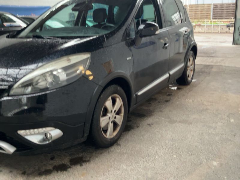 Renault Scenic 1.2 TCe Energy Xmod Bose 2015 – снимка 2