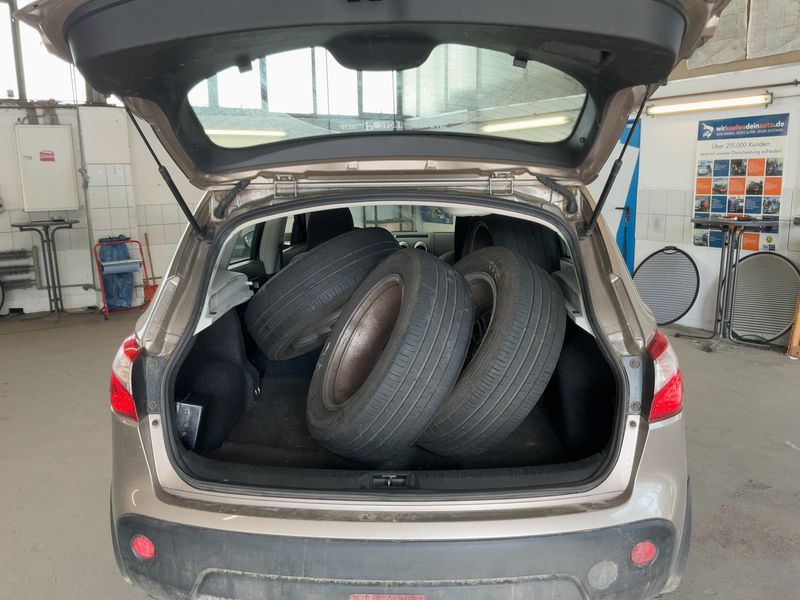 Nissan Qashqai 1.6 dCi 360 4x4 2013 – снимка 16