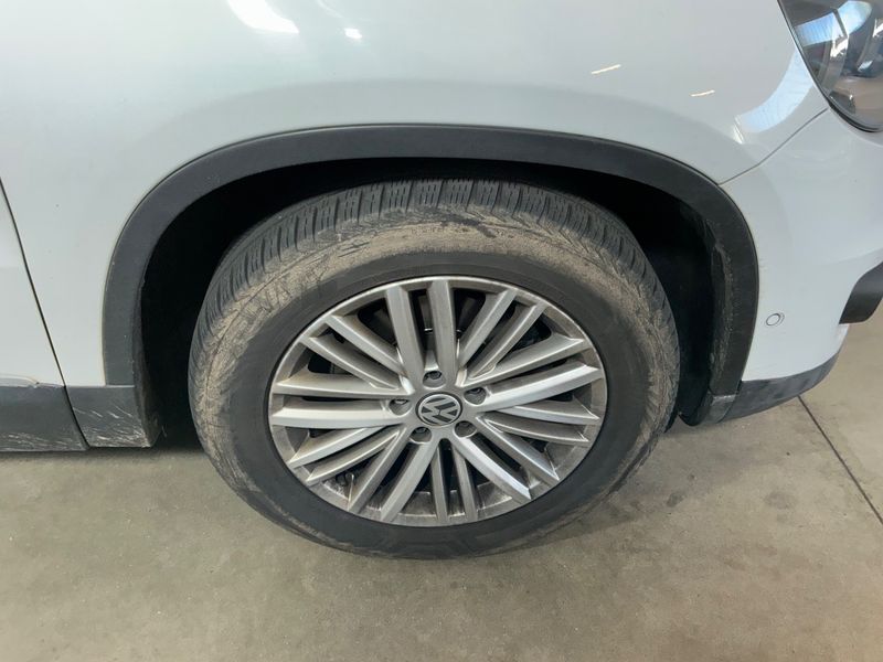 Volkswagen Tiguan 2.0 TDI Cup Sport & Style BlueMotion Tech 2014 – снимка 11