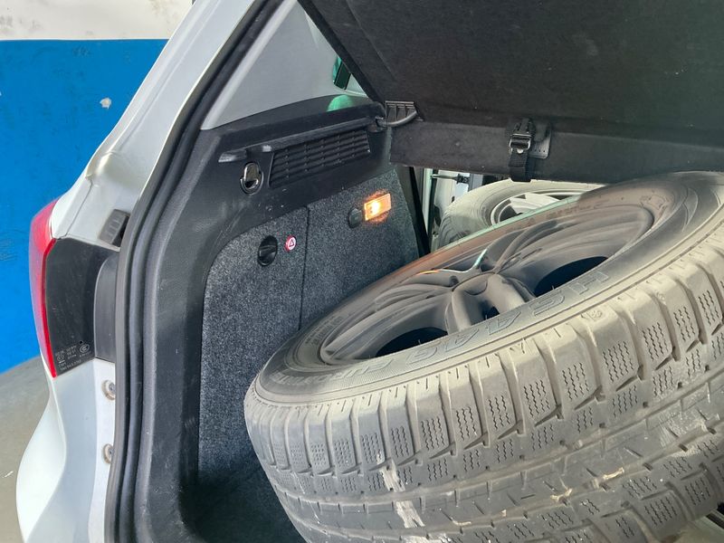 Volkswagen Tiguan 2.0 TDI Cup Sport & Style BlueMotion Tech 2014 – снимка на щета 38