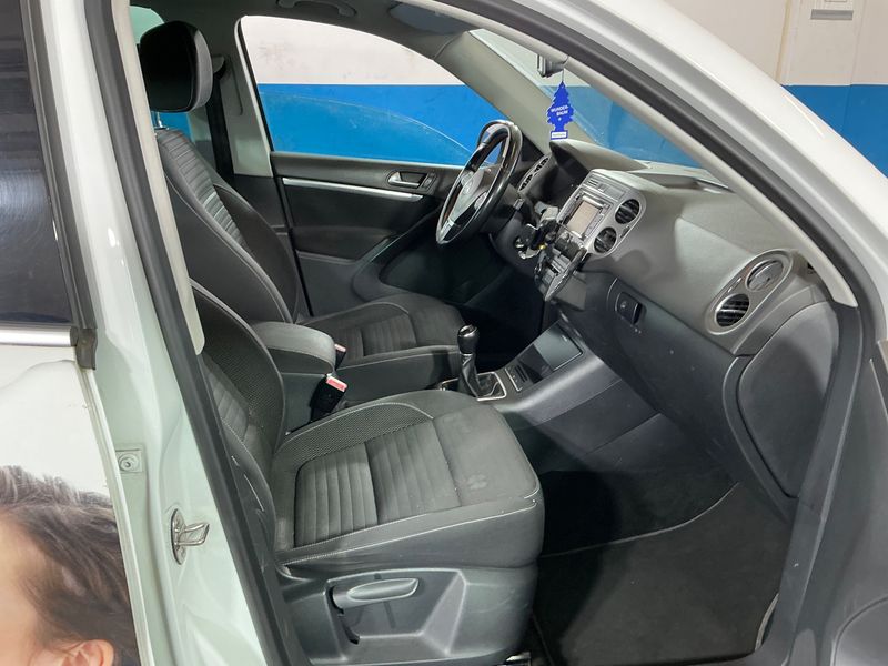 Volkswagen Tiguan 2.0 TDI Cup Sport & Style BlueMotion Tech 2014 – снимка 17