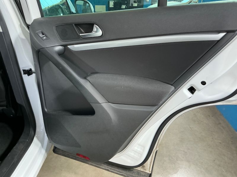 Volkswagen Tiguan 2.0 TDI Cup Sport & Style BlueMotion Tech 2014 – снимка на щета 45