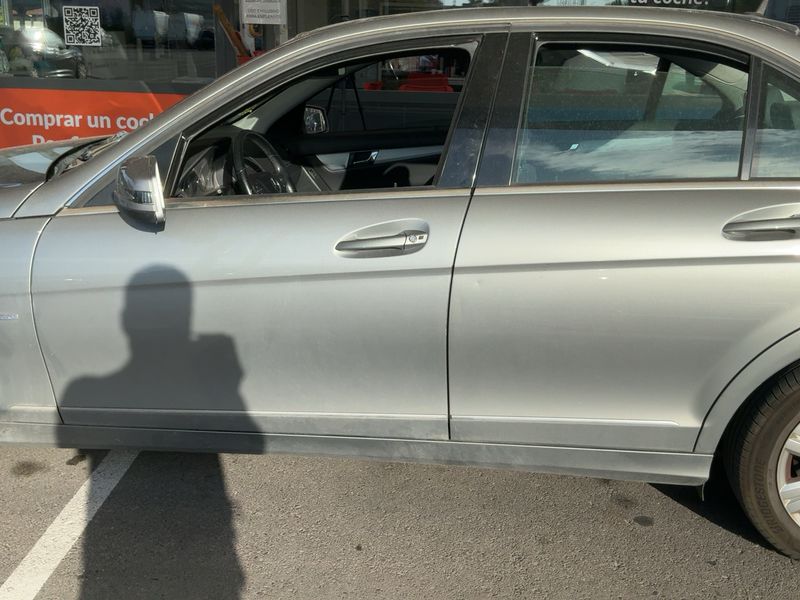 Mercedes-Benz C-Klasse C 220 CDI BlueEfficiency Avantgarde 2010 – снимка 4