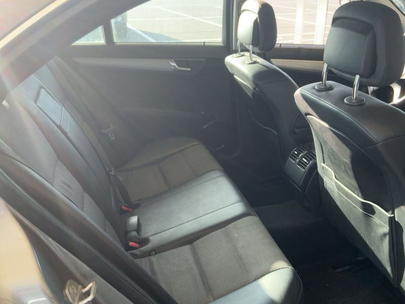 Mercedes-Benz C-Klasse C 220 CDI BlueEfficiency Avantgarde 2010 – снимка 19