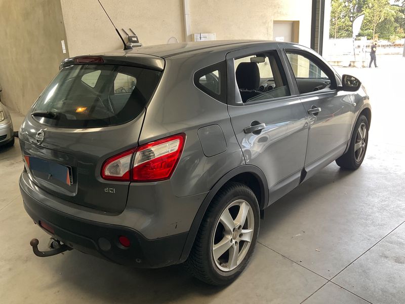 Nissan Qashqai 2.0 dCi Acenta 2010 – снимка 2