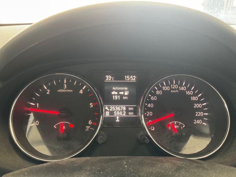 Nissan Qashqai 2.0 dCi Acenta 2010 – снимка 4
