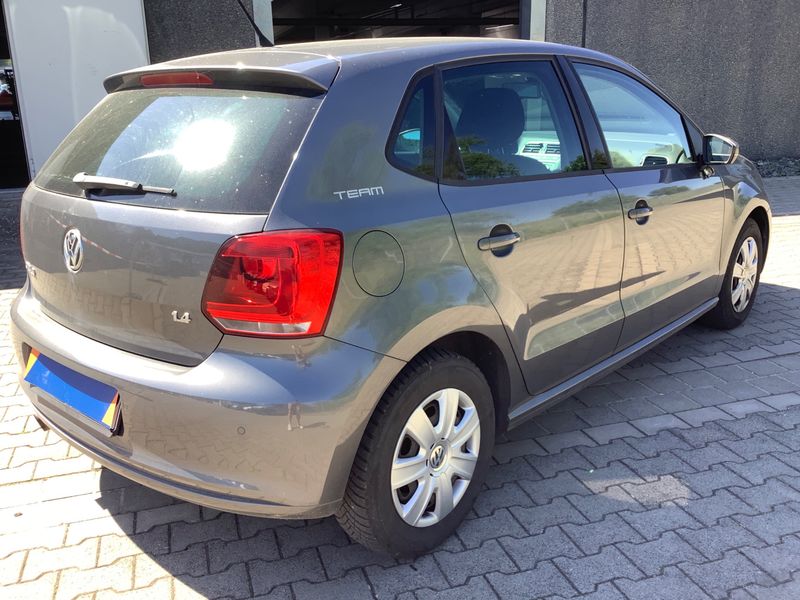 Volkswagen Polo 1.4 FSI Team 2011 – снимка 2