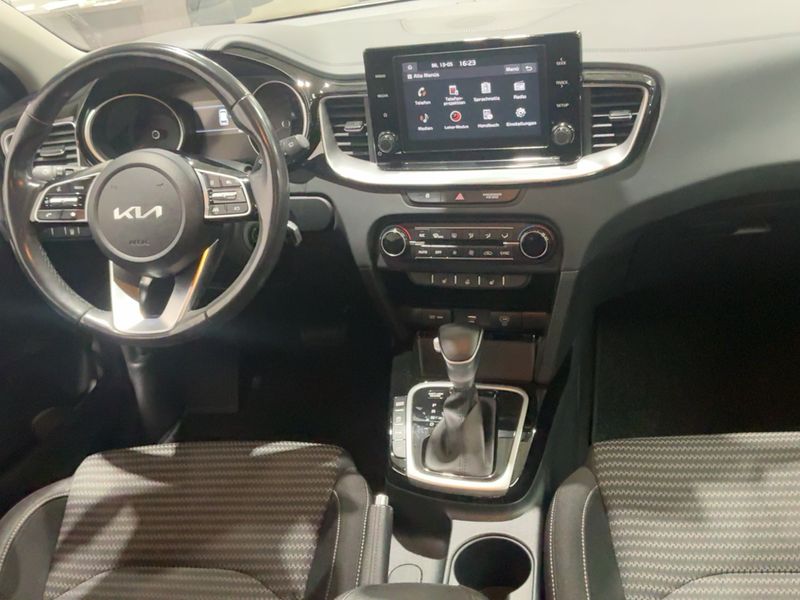 Kia cee'd 1.6 CRDi Mild-Hybrid Vision 2023 – снимка 17