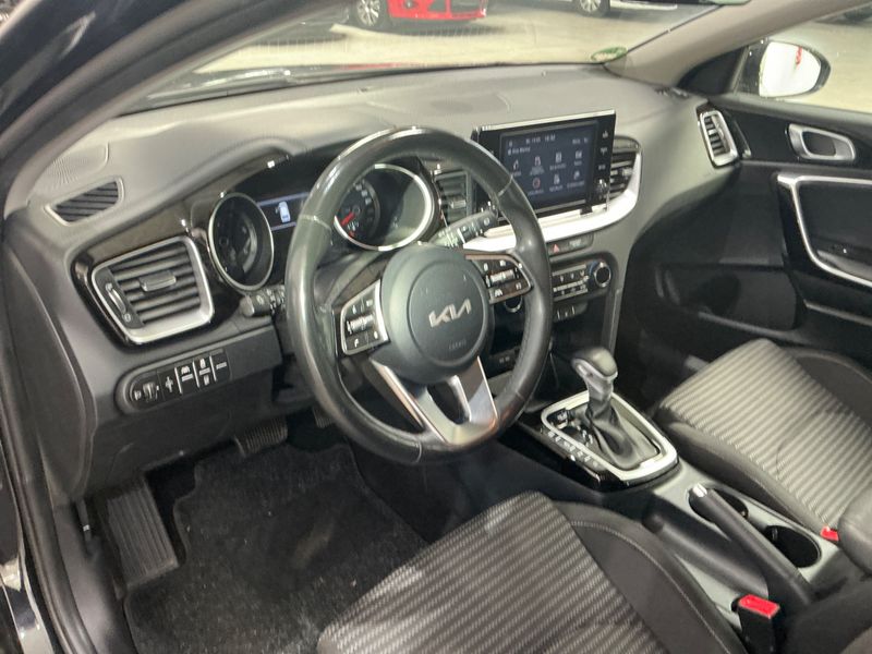 Kia cee'd 1.6 CRDi Mild-Hybrid Vision 2023 – снимка 24