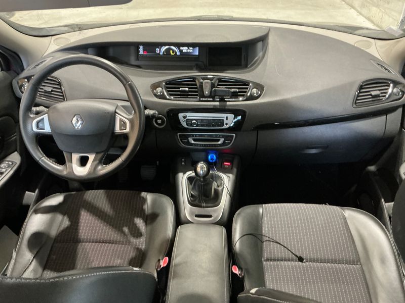 Renault Scenic 1.5 dCi BOSE Edition 2012 – снимка 17