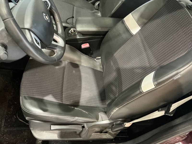 Renault Scenic 1.5 dCi BOSE Edition 2012 – снимка 22