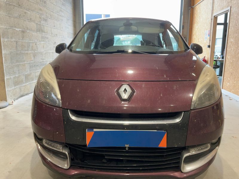 Renault Scenic 1.5 dCi BOSE Edition 2012 – снимка 14