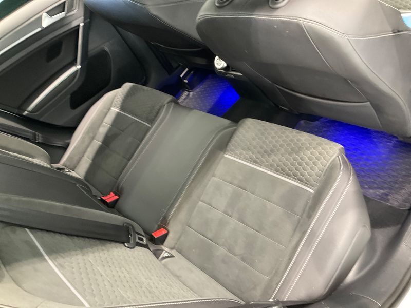 Volkswagen Golf VII 2.0 TDI GTD BlueMotion Tech 2018 – снимка 37