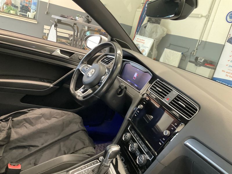 Volkswagen Golf VII 2.0 TDI GTD BlueMotion Tech 2018 – снимка 34