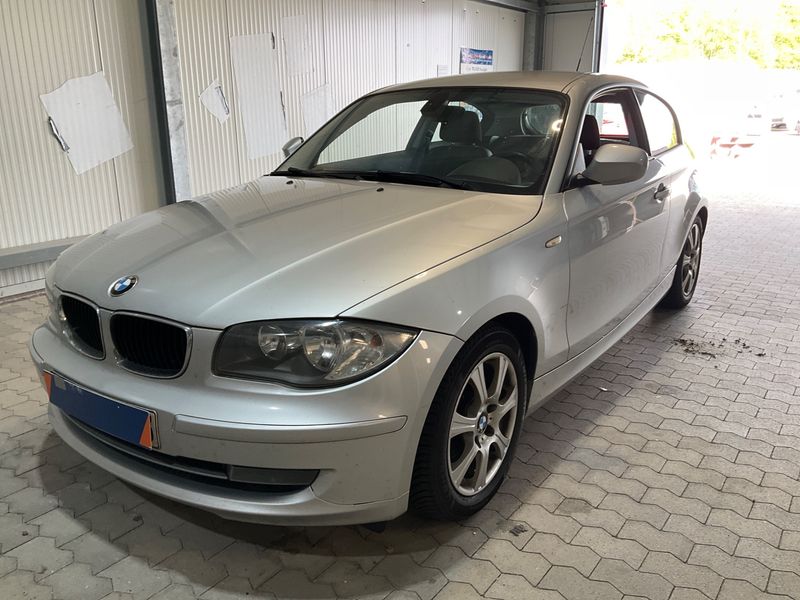 BMW 1er 116d 2011 – снимка 1