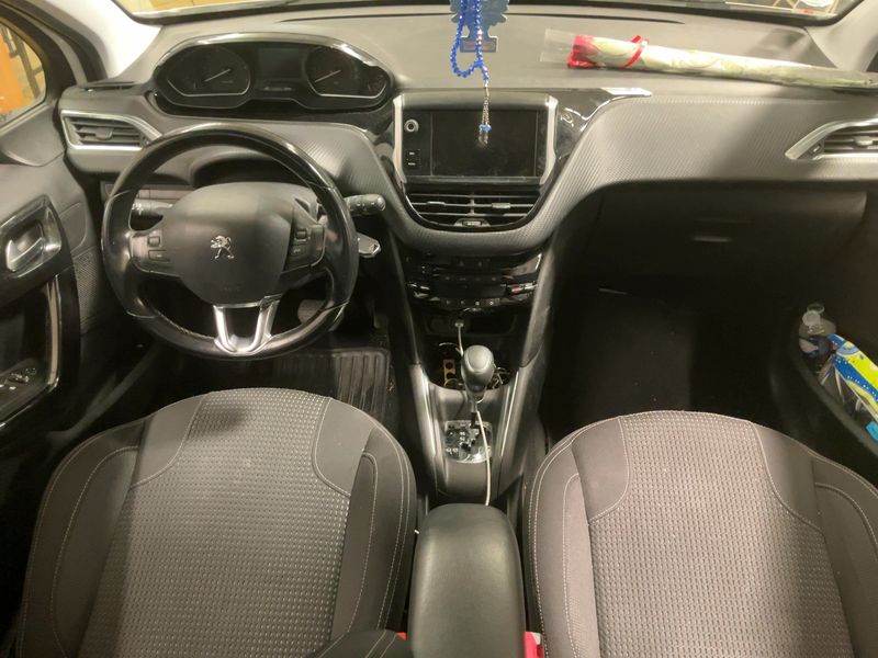 Peugeot 208 1.2 e-THP Allure Business 2018 – снимка 17