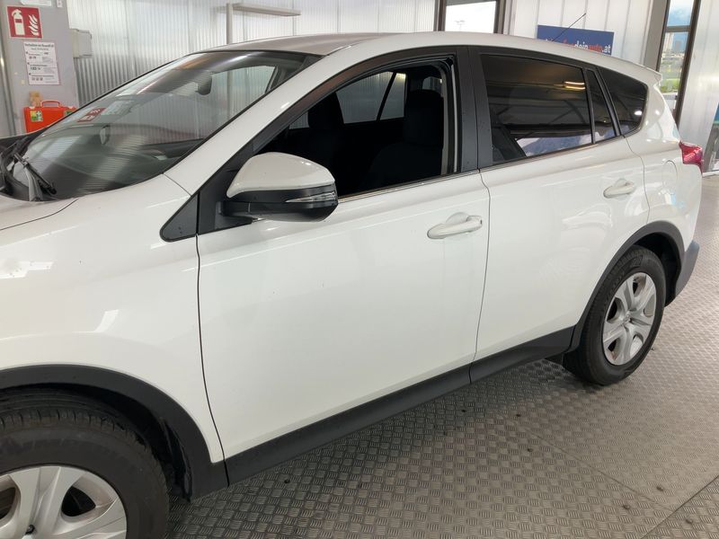 Toyota RAV 4 2.0 D-4D City 2015 – снимка 4