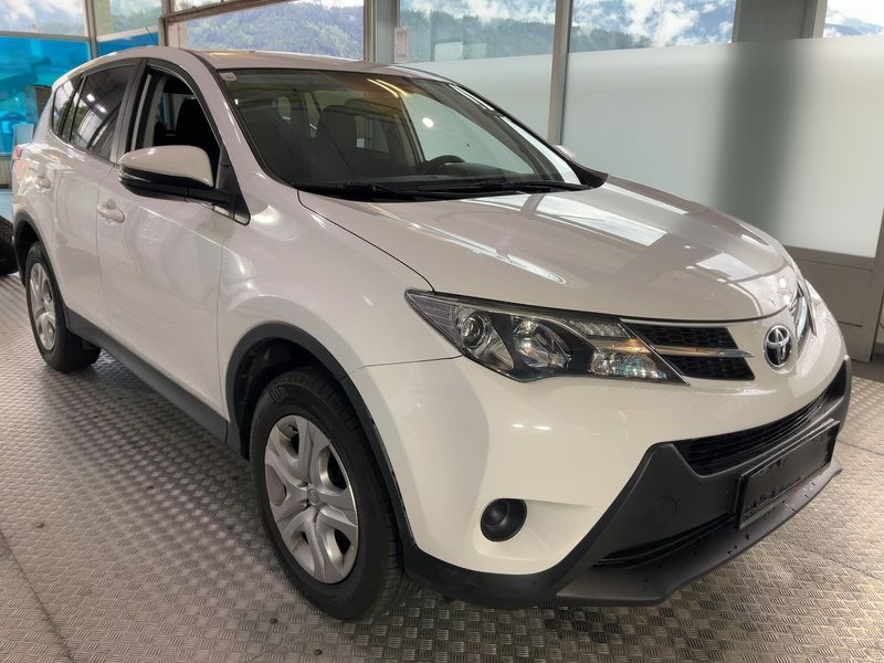 Toyota RAV 4 2.0 D-4D City 2015 – снимка 12