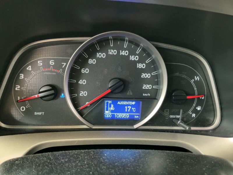 Toyota RAV 4 2.0 D-4D City 2015 – снимка 19