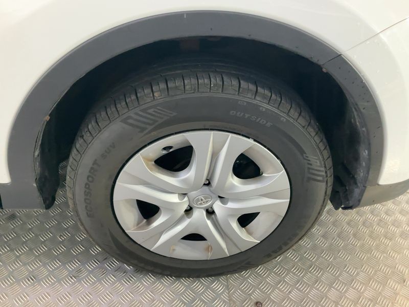 Toyota RAV 4 2.0 D-4D City 2015 – снимка 11