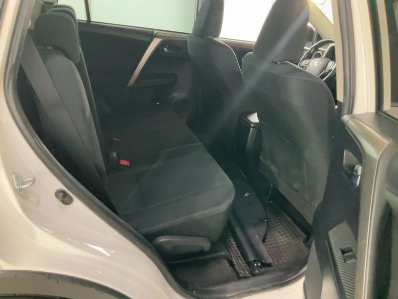 Toyota RAV 4 2.0 D-4D City 2015 – снимка 20