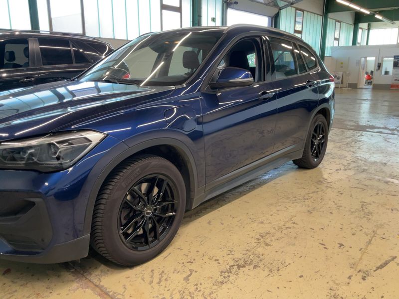 BMW X1 xDrive 25e Advantage 2020 – снимка 2