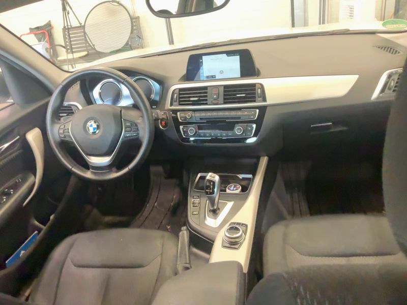 BMW 1er 118i Advantage 2017 – снимка 17