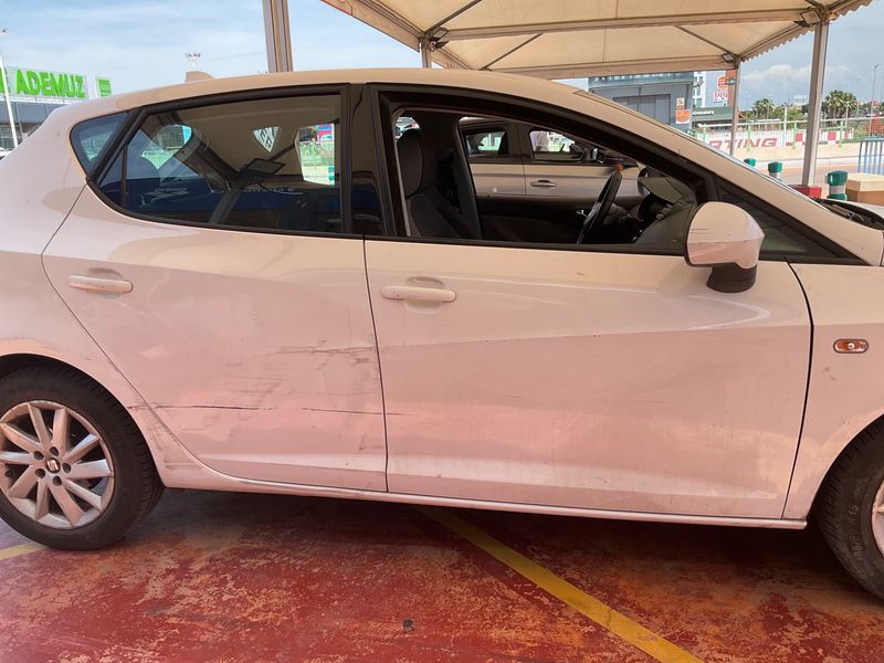 Seat Ibiza 1.6 TDI Stylance / Style 2014 – снимка 10