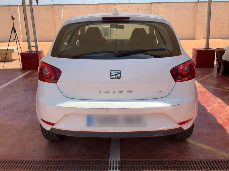 Seat Ibiza 1.6 TDI Stylance / Style 2014 – снимка 7
