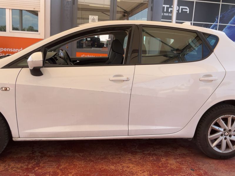Seat Ibiza 1.6 TDI Stylance / Style 2014 – снимка 4