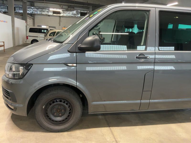 Volkswagen T6 Multivan 2.0 TDI Trendline 2016 – снимка 2