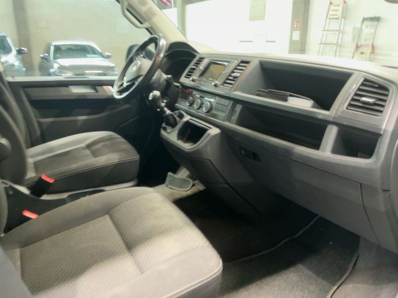 Volkswagen T6 Multivan 2.0 TDI Trendline 2016 – снимка 16