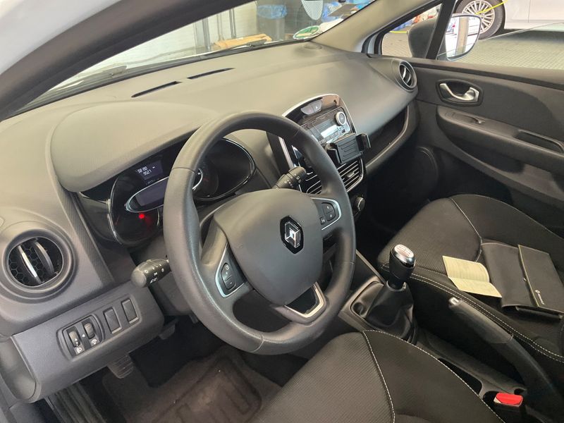 Renault Clio 1.2 Life 2017 – снимка 33