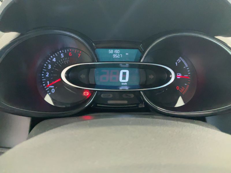 Renault Clio 1.2 Life 2017 – снимка 18