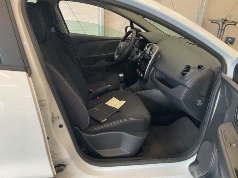 Renault Clio 1.2 Life 2017 – снимка 16