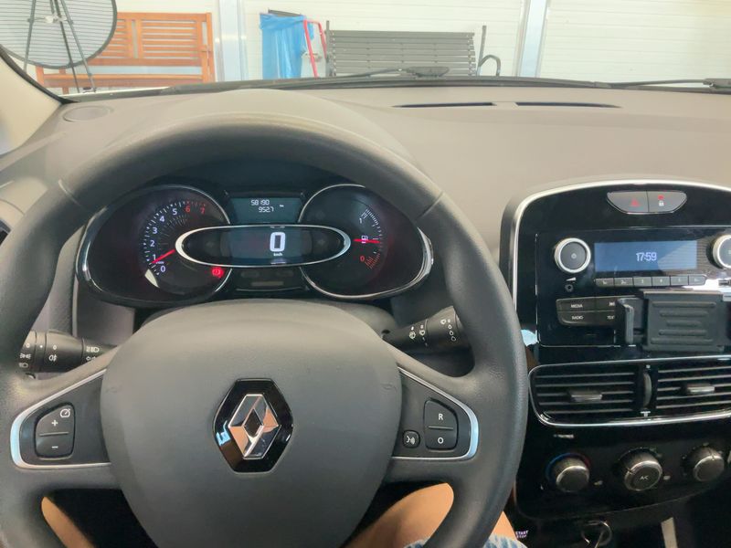 Renault Clio 1.2 Life 2017 – снимка 17