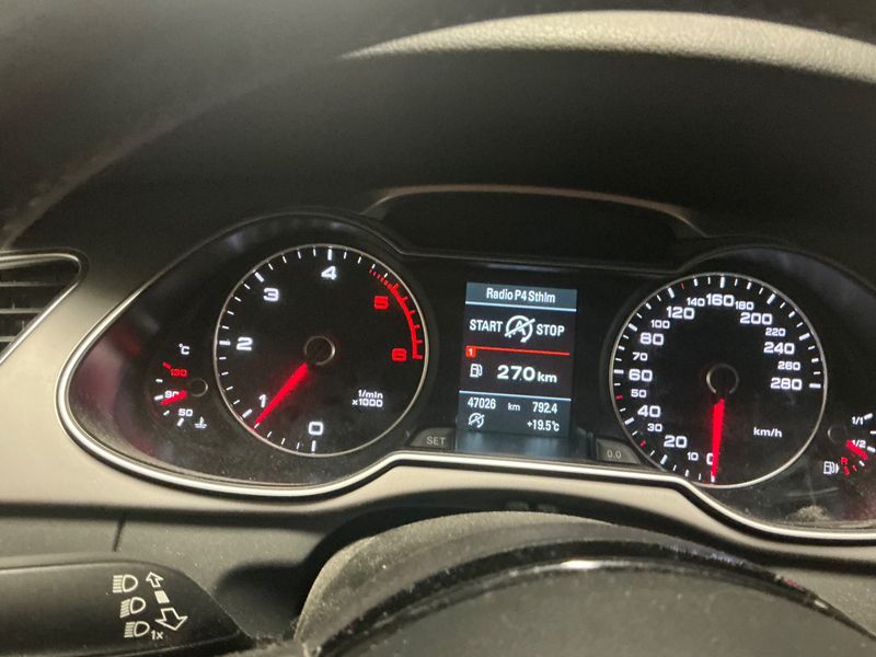 Audi A4 2.0 TDI Attraction 2013 – снимка 13