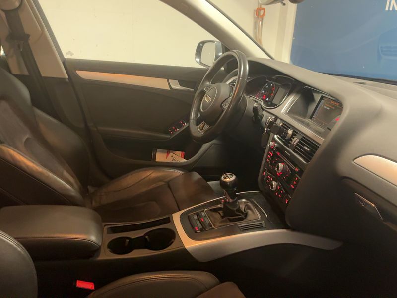 Audi A4 2.0 TDI Attraction 2013 – снимка 11