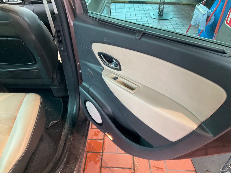 Renault Grand Scenic 2.0 dCi BOSE Edition 2014 – снимка 34